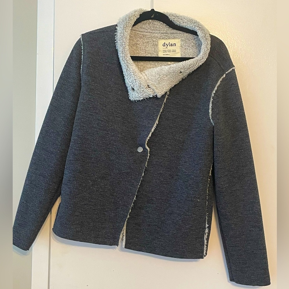 Dylan jacket size medium